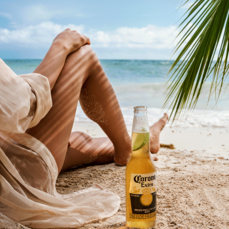 Cerveza Corona en la playa