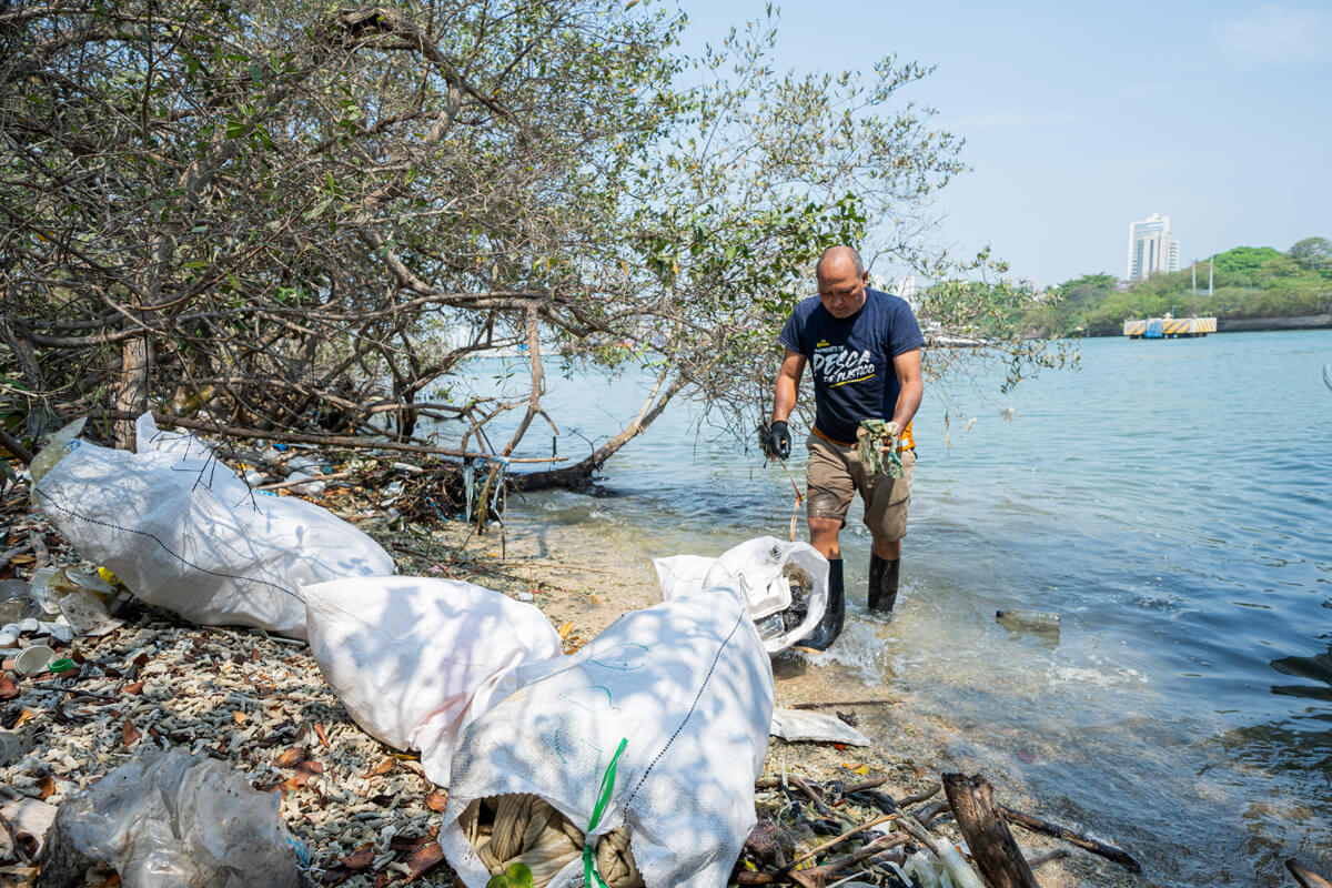 PESCA DE PLASTICO